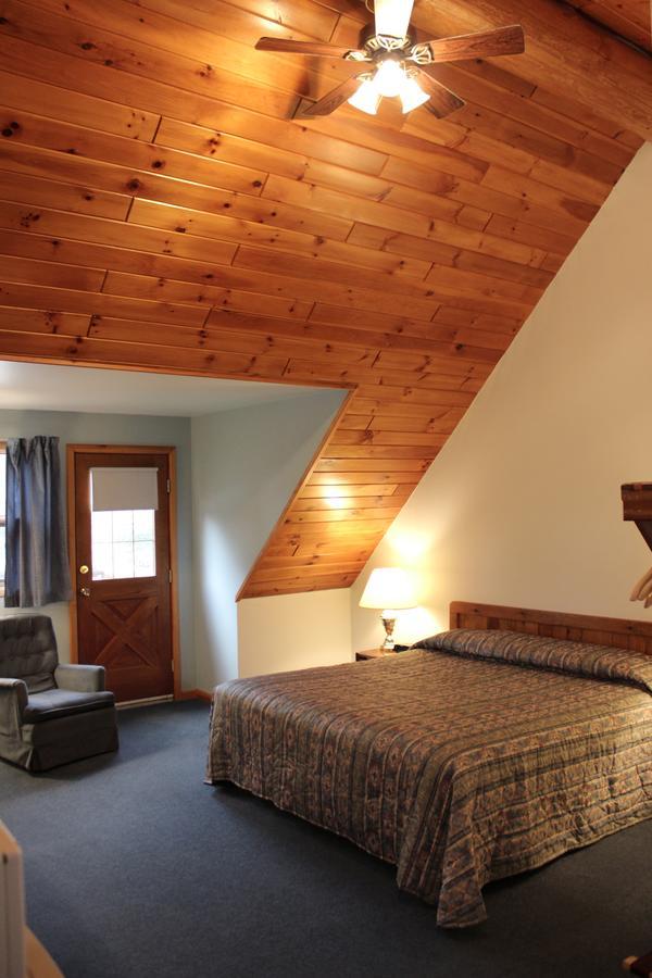 Nootka Lodge Woodsville Екстериор снимка