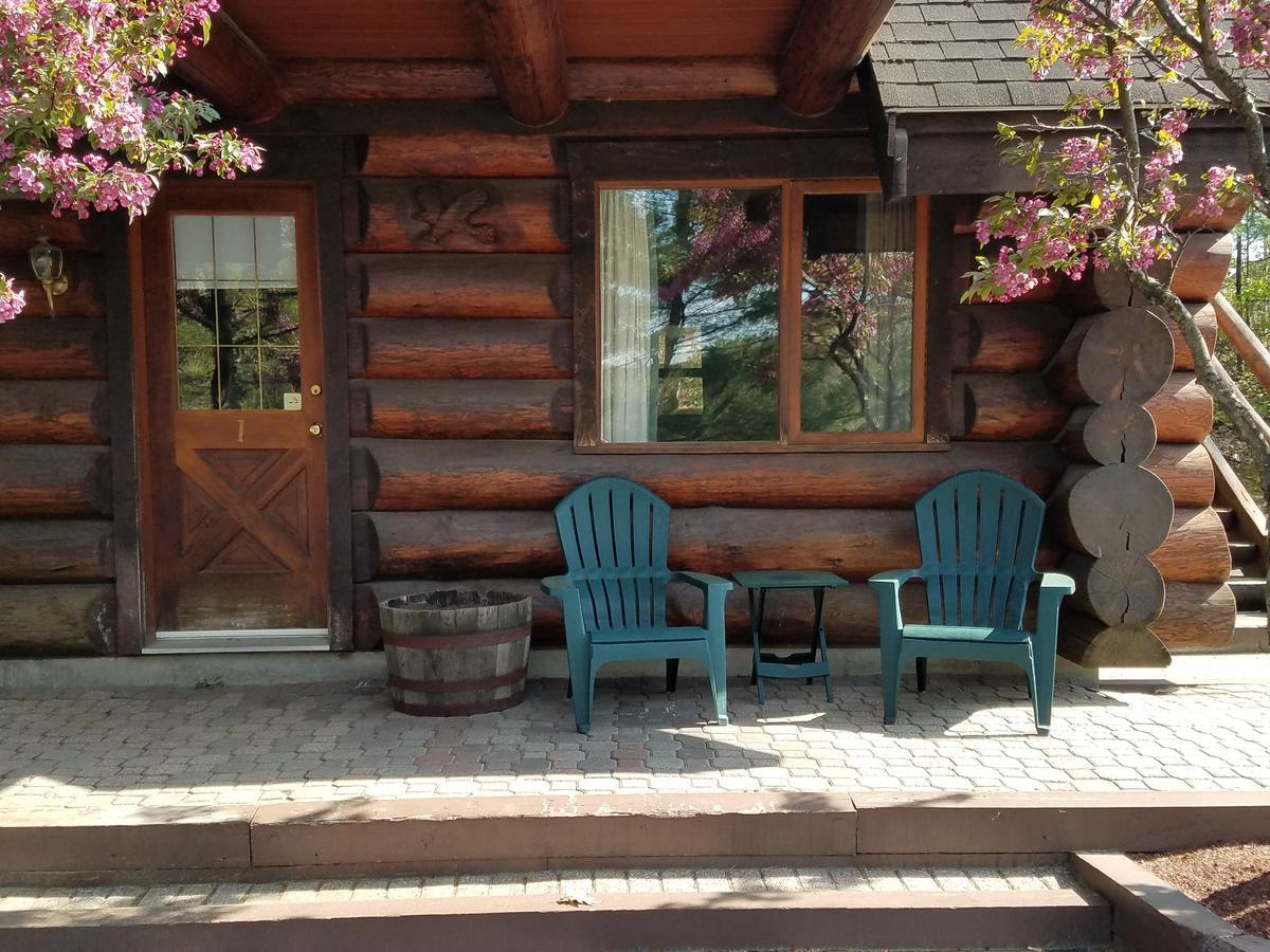Nootka Lodge Woodsville Екстериор снимка