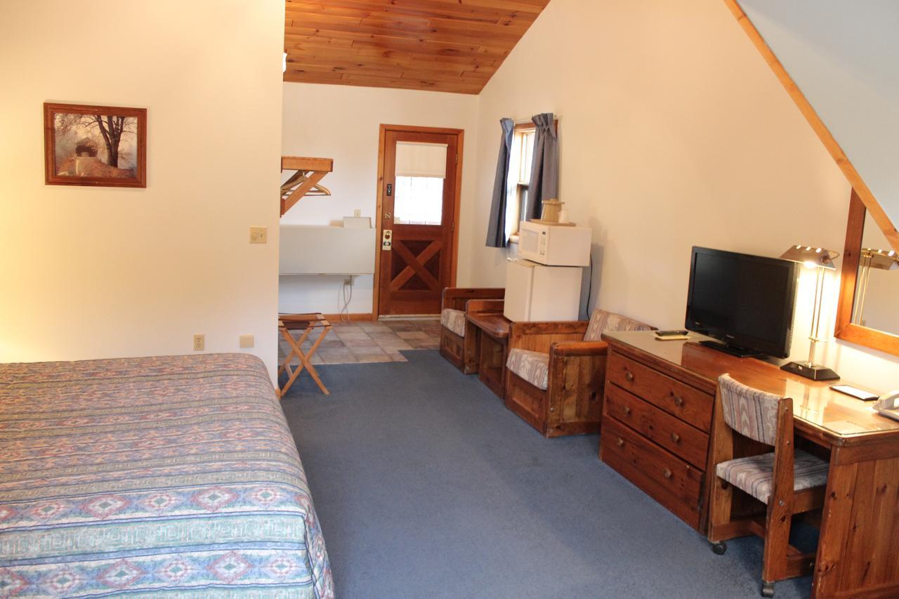 Nootka Lodge Woodsville Екстериор снимка