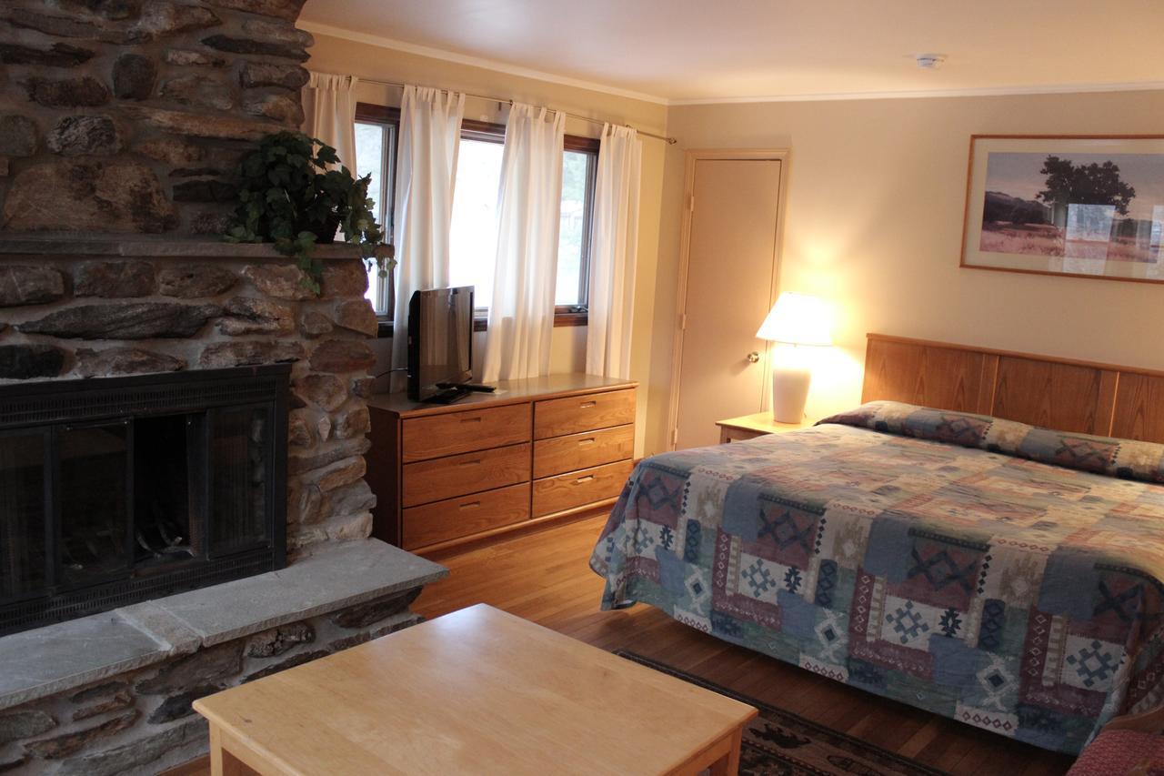 Nootka Lodge Woodsville Екстериор снимка